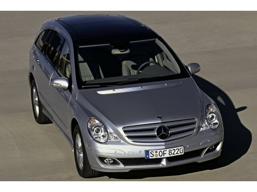 Характеристики автомобиля Mercedes-Benz R-Class R 320 CDI 4MATIC AT (11.2005 - 03.2007): фото, вместимость, скорость, двигатель, топливо, масса, отзывы