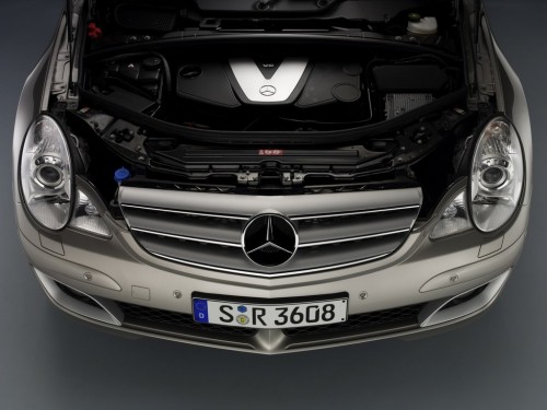 Характеристики автомобиля Mercedes-Benz R-Class R 500 L 4MATIC AT (09.2006 - 12.2007): фото, вместимость, скорость, двигатель, топливо, масса, отзывы
