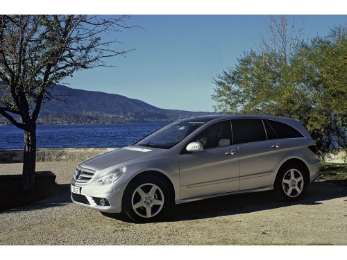Характеристики автомобиля Mercedes-Benz R-Class R 300 CDI L AT Grand Edition (05.2009 - 03.2010): фото, вместимость, скорость, двигатель, топливо, масса, отзывы
