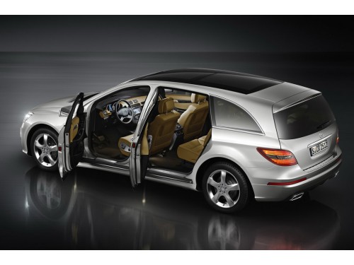 Характеристики автомобиля Mercedes-Benz R-Class R 350 BlueTEC L 4MATIC AT (04.2010 - 05.2013): фото, вместимость, скорость, двигатель, топливо, масса, отзывы