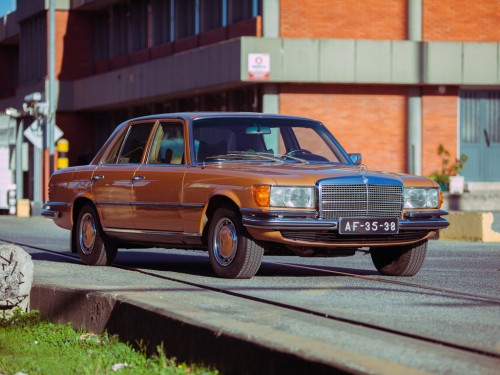 Характеристики автомобиля Mercedes-Benz S-Class 280 SE MT (09.1972 - 01.1976): фото, вместимость, скорость, двигатель, топливо, масса, отзывы