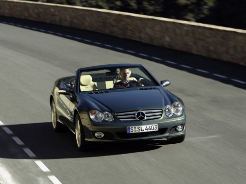 Характеристики автомобиля Mercedes-Benz SL-Class SL 65 AMG AT (03.2006 - 02.2008): фото, вместимость, скорость, двигатель, топливо, масса, отзывы