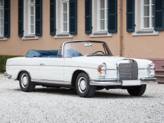 Mercedes-Benz W111 2.2 AT 220 SEb (09.1960 - 10.1965)