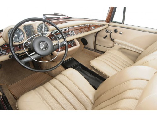 Характеристики автомобиля Mercedes-Benz W111 2.8 MT4 280 SE (11.1967 - 05.1971): фото, вместимость, скорость, двигатель, топливо, масса, отзывы