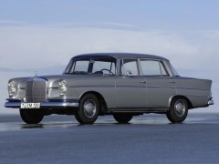 Mercedes-Benz W111 2.2 AT 220 b (08.1959 - 08.1965)