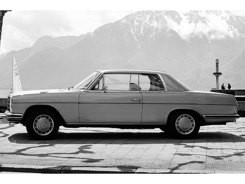 Характеристики автомобиля Mercedes-Benz W114 2.5 AT 250 CE (10.1968 - 05.1972): фото, вместимость, скорость, двигатель, топливо, масса, отзывы