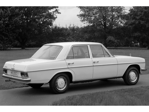 Характеристики автомобиля Mercedes-Benz W115 2.2 AT 220 (02.1968 - 08.1973): фото, вместимость, скорость, двигатель, топливо, масса, отзывы