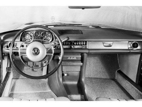 Характеристики автомобиля Mercedes-Benz W115 2.0D AT 200 D (01.1968 - 08.1973): фото, вместимость, скорость, двигатель, топливо, масса, отзывы