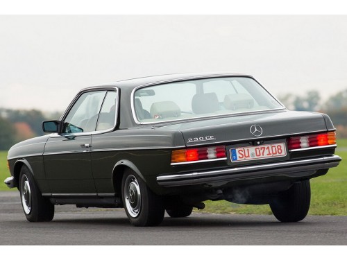 Характеристики автомобиля Mercedes-Benz W123 2.3 AT 230 C (03.1979 - 07.1980): фото, вместимость, скорость, двигатель, топливо, масса, отзывы