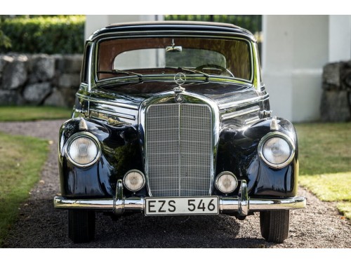 Характеристики автомобиля Mercedes-Benz W187 2.2 MT 220 Coupe (12.1953 - 04.1954): фото, вместимость, скорость, двигатель, топливо, масса, отзывы