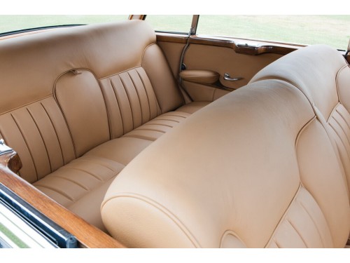 Характеристики автомобиля Mercedes-Benz W189 3.0 MT Sedan 300d (Sliding Roof) (11.1957 - 03.1962): фото, вместимость, скорость, двигатель, топливо, масса, отзывы