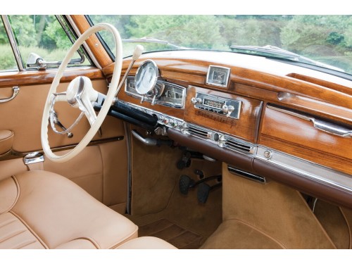 Характеристики автомобиля Mercedes-Benz W189 3.0 AT Sedan 300d LWB Special Edition (12.1960 - 02.1961): фото, вместимость, скорость, двигатель, топливо, масса, отзывы
