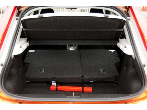 Характеристики автомобиля MG 3 1.3 MT Comfort (12.2013 - 03.2016): фото, вместимость, скорость, двигатель, топливо, масса, отзывы