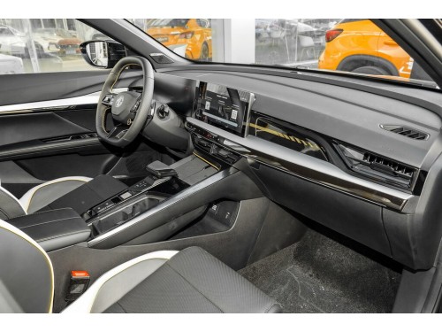 Характеристики автомобиля MG 5 Scorpio 1.5 DCT Luxury (04.2022 - н.в.): фото, вместимость, скорость, двигатель, топливо, масса, отзывы