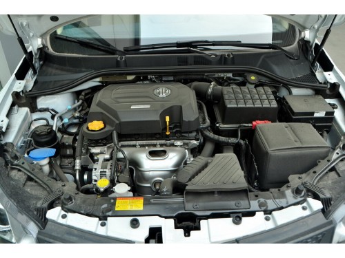Характеристики автомобиля MG 5 1.5T AT Flagship (11.2013 - 09.2015): фото, вместимость, скорость, двигатель, топливо, масса, отзывы