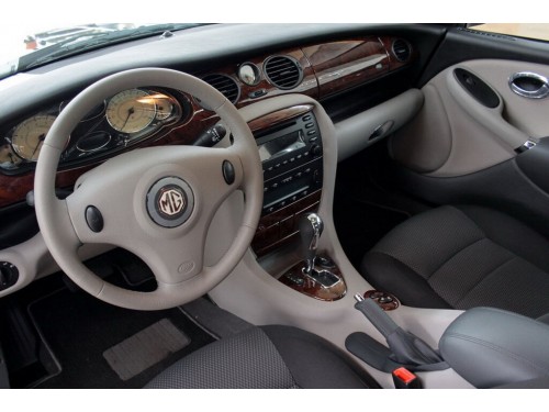 Характеристики автомобиля MG 7 1.8T AT Super Luxury (09.2008 - 08.2009): фото, вместимость, скорость, двигатель, топливо, масса, отзывы