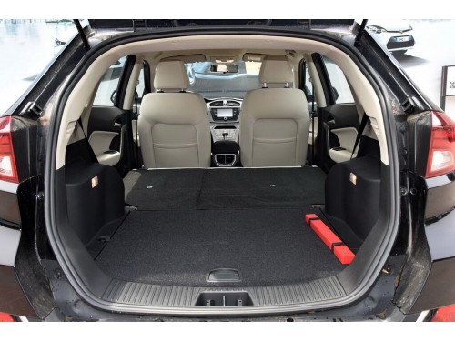 Характеристики автомобиля MG Rui Teng 1.5T DCT AWD Luxury (04.2015 - 01.2016): фото, вместимость, скорость, двигатель, топливо, масса, отзывы