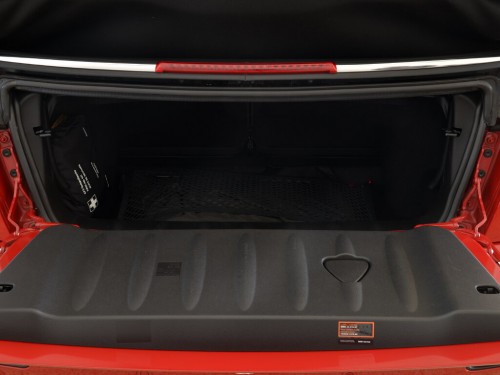 Характеристики автомобиля MINI Cabrio 1.6 MT John Cooper Works (12.2012 - 09.2015): фото, вместимость, скорость, двигатель, топливо, масса, отзывы