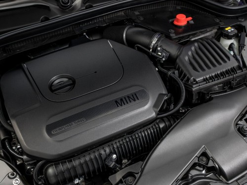 Характеристики автомобиля MINI Cabrio 2.0 MT John Cooper Works (01.2018 - 12.2020): фото, вместимость, скорость, двигатель, топливо, масса, отзывы
