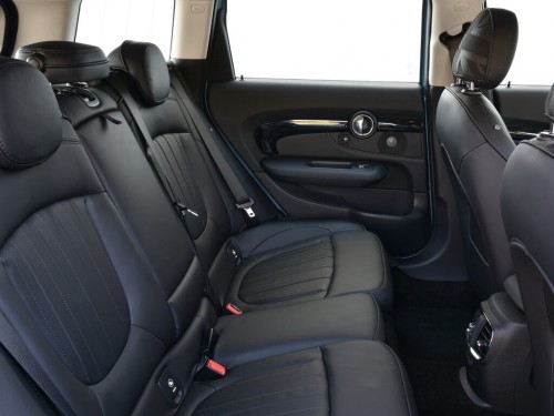Характеристики автомобиля MINI Clubman 1.5 SAT Cooper (10.2018 - 04.2019): фото, вместимость, скорость, двигатель, топливо, масса, отзывы