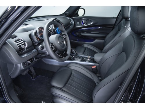 Характеристики автомобиля MINI Clubman 2.0 AT John Cooper Works (05.2021 - 12.2022): фото, вместимость, скорость, двигатель, топливо, масса, отзывы