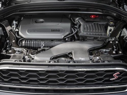 Характеристики автомобиля MINI Countryman 1.5 AMТ ALL4 Cooper (05.2020 - н.в.): фото, вместимость, скорость, двигатель, топливо, масса, отзывы