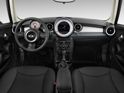Характеристики автомобиля MINI Hatch 1.6 MT John Cooper Works (04.2010 - 11.2014): фото, вместимость, скорость, двигатель, топливо, масса, отзывы