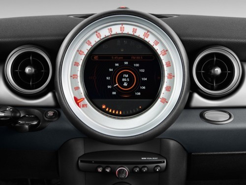Характеристики автомобиля MINI Hatch 1.6 AT One (04.2010 - 12.2013): фото, вместимость, скорость, двигатель, топливо, масса, отзывы