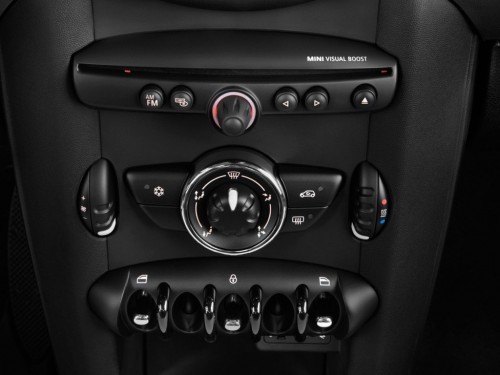 Характеристики автомобиля MINI Hatch 1.6 AT One (04.2010 - 12.2013): фото, вместимость, скорость, двигатель, топливо, масса, отзывы