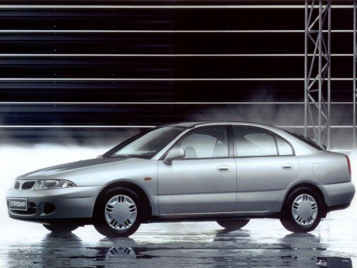 Характеристики автомобиля Mitsubishi Carisma 1.6 AT GL (10.1995 - 10.1999): фото, вместимость, скорость, двигатель, топливо, масса, отзывы