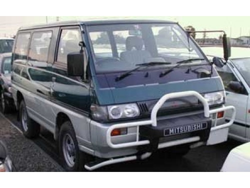 Характеристики автомобиля Mitsubishi Delica 2.4 GLX aero roof (08.1990 - 07.1992): фото, вместимость, скорость, двигатель, топливо, масса, отзывы