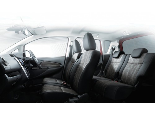 Характеристики автомобиля Mitsubishi ek Custom 660 T Safety Package (10.2015 - 12.2016): фото, вместимость, скорость, двигатель, топливо, масса, отзывы