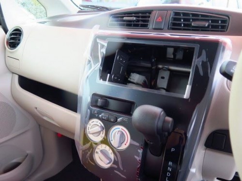Характеристики автомобиля Mitsubishi eK Wagon 660 E rotating passenger seat (10.2017 - 04.2018): фото, вместимость, скорость, двигатель, топливо, масса, отзывы