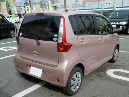 Характеристики автомобиля Mitsubishi eK Wagon 660 G 4WD (06.2013 - 05.2014): фото, вместимость, скорость, двигатель, топливо, масса, отзывы