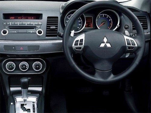 Характеристики автомобиля Mitsubishi Galant Fortis 1.8 touring (08.2010 - 09.2011): фото, вместимость, скорость, двигатель, топливо, масса, отзывы
