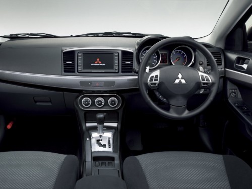 Характеристики автомобиля Mitsubishi Galant Fortis 1.8 Sport (12.2009 - 07.2010): фото, вместимость, скорость, двигатель, топливо, масса, отзывы