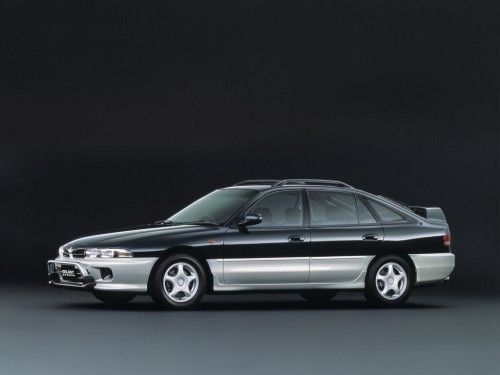 Характеристики автомобиля Mitsubishi Galant Sports 2.0 GT (08.1994 - 10.1995): фото, вместимость, скорость, двигатель, топливо, масса, отзывы