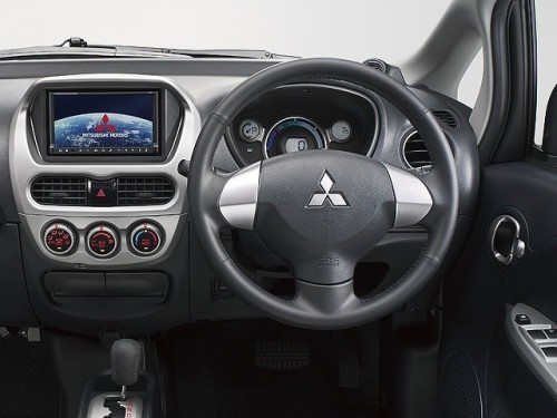 Характеристики автомобиля Mitsubishi i-MiEV M (11.2013 - 09.2014): фото, вместимость, скорость, двигатель, топливо, масса, отзывы