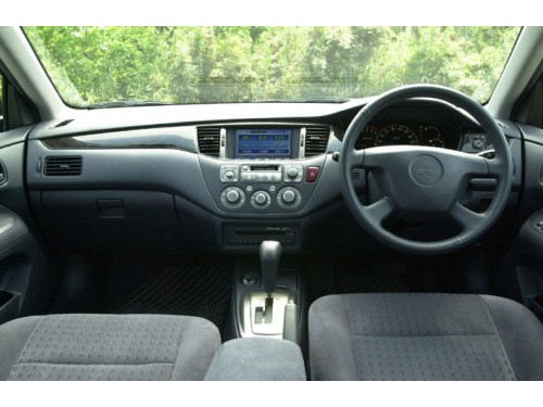 Характеристики автомобиля Mitsubishi Lancer Cedia 1.5 MX-S (05.2000 - 04.2001): фото, вместимость, скорость, двигатель, топливо, масса, отзывы