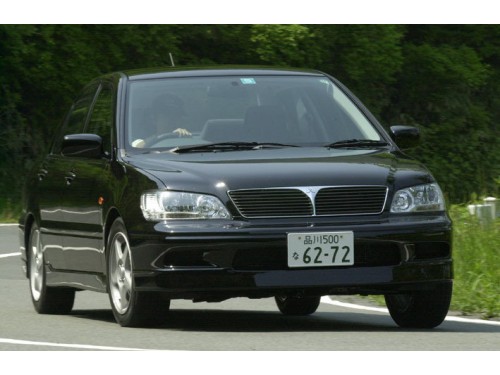 Характеристики автомобиля Mitsubishi Lancer Cedia 1.5 Saloon (05.2001 - 01.2003): фото, вместимость, скорость, двигатель, топливо, масса, отзывы