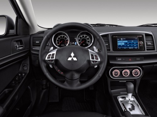 Характеристики автомобиля Mitsubishi Lancer 2.0 CVT ES (03.2011 - 02.2012): фото, вместимость, скорость, двигатель, топливо, масса, отзывы