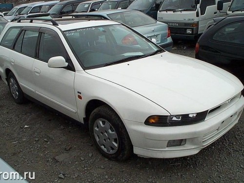 Характеристики автомобиля Mitsubishi Legnum 1.8 ST (08.1996 - 08.1997): фото, вместимость, скорость, двигатель, топливо, масса, отзывы