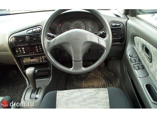 Характеристики автомобиля Mitsubishi Libero 1.8 X (05.1992 - 12.1993): фото, вместимость, скорость, двигатель, топливо, масса, отзывы