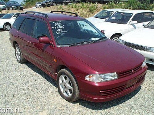 Характеристики автомобиля Mitsubishi Libero 1.8 Monte (07.1999 - 03.2000): фото, вместимость, скорость, двигатель, топливо, масса, отзывы
