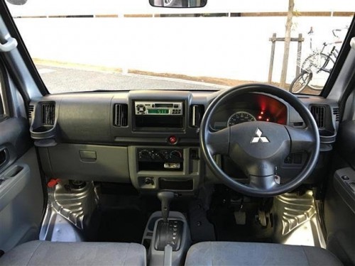 Характеристики автомобиля Mitsubishi Minicab 660 CD 4WD (12.2007 - 11.2008): фото, вместимость, скорость, двигатель, топливо, масса, отзывы