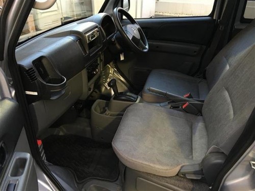 Характеристики автомобиля Mitsubishi Minicab 660 CD exceed package 4WD (01.2010 - 07.2010): фото, вместимость, скорость, двигатель, топливо, масса, отзывы