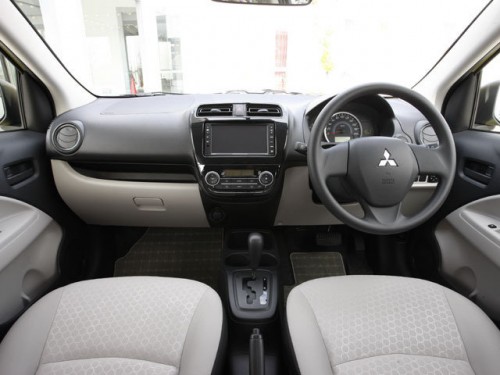 Характеристики автомобиля Mitsubishi Mirage 1.0 M (08.2012 - 09.2013): фото, вместимость, скорость, двигатель, топливо, масса, отзывы