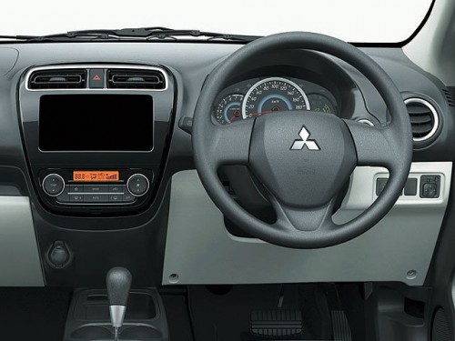 Характеристики автомобиля Mitsubishi Mirage 1.0 S (12.2014 - 12.2015): фото, вместимость, скорость, двигатель, топливо, масса, отзывы