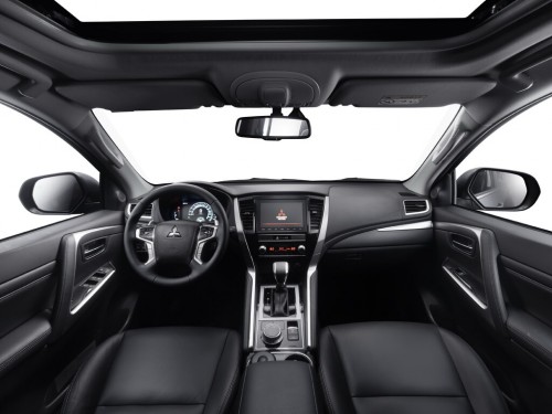 Характеристики автомобиля Mitsubishi Montero Sport 3.0 AT 4WD Signature Edition (07.2022 - н.в.): фото, вместимость, скорость, двигатель, топливо, масса, отзывы