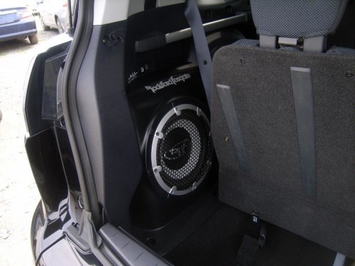 Характеристики автомобиля Mitsubishi Outlander 2.0 20E 4WD (01.2010 - 08.2010): фото, вместимость, скорость, двигатель, топливо, масса, отзывы